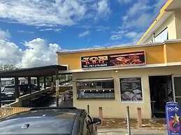 4 BR Kikita Beach Villa Oceanfront w Pool