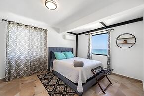 4 BR Kikita Beach Villa Oceanfront w Pool