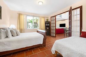 Villa De Palma - Oceanfront Community w Generator