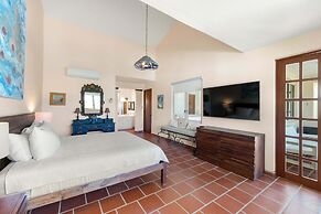 Villa De Palma - Oceanfront Community w Generator