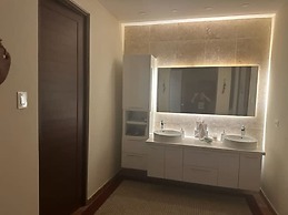 Giovanni Beachfront Community w Pools