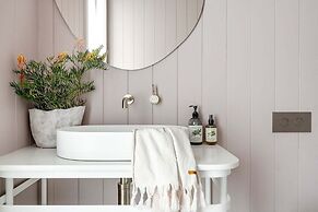 Rubus Pink Berry - by Linnaeus Collection