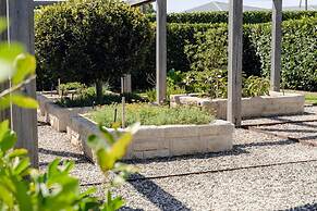 Linnaeus Farm Berry - by Linnaeus Collection