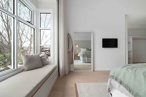 Rubus Green Berry - by Linnaeus Collection