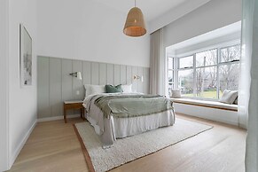 Rubus Green Berry - by Linnaeus Collection