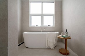Rubus Blue Berry - by Linnaeus Collection