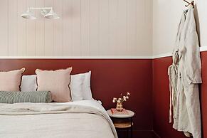 Moraea Farm Berry - by Linnaeus Collection
