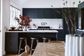 Moraea Farm Berry - by Linnaeus Collection