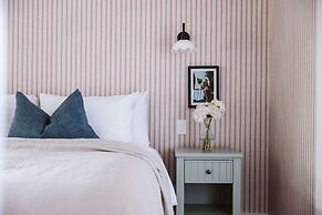 Moraea Farm Suite in Berry
