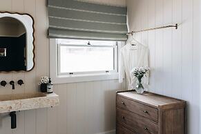 Moraea Farm Suite in Berry
