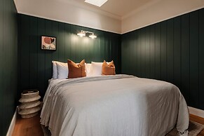 Moraea Farm Suite in Berry