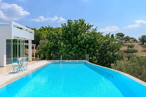 VIP Villa Panoramic Seaview Close to Beaches