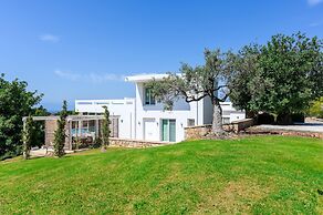 VIP Villa Panoramic Seaview Close to Beaches