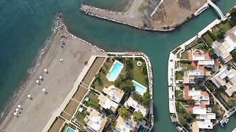 Perfect Seaside Villa Large Pool Boat Dock