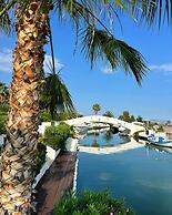 Perfect Seaside Villa Large Pool Boat Dock