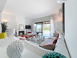 Perfect Seaside Villa Large Pool Boat Dock