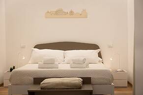 Colosseum Holidays - Three-bedroom Apartment