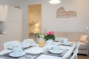 Colosseum Holidays - Three-bedroom Apartment