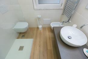 Colosseum Holidays - Three-bedroom Apartment
