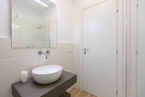 Colosseum Holidays - Three-bedroom Apartment