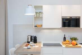 Colosseum Holidays - Three-bedroom Apartment