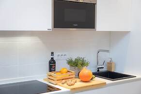 Colosseum Holidays - Three-bedroom Apartment