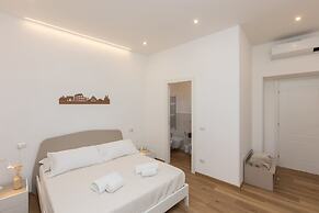Colosseum Holidays - Three-bedroom Apartment