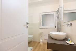 Colosseum Holidays - Three-bedroom Apartment