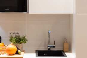 Colosseum Holidays - Three-bedroom Apartment