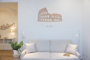 Colosseum Holidays - Three-bedroom Apartment
