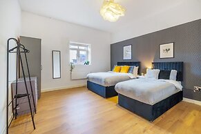 Spacious Apartment for Groups in City Centre