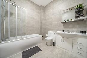 Spacious Apartment for Groups in City Centre