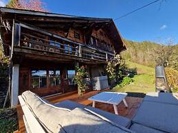 5 BR Gstaad Paradise View Chalet With Outdoor Jacuzzi