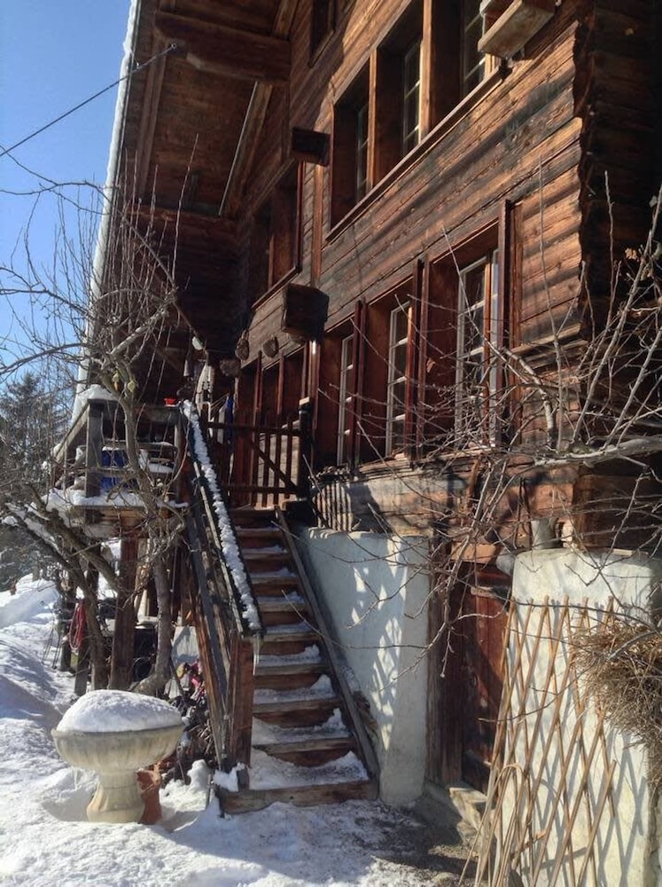 5 BR Gstaad Paradise View Chalet With Outdoor Jacuzzi