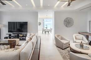 Oceanfront Penthouse and Patio at ONE Cable Beach