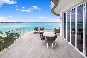 Oceanfront Penthouse and Patio at ONE Cable Beach