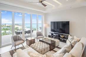 Oceanfront Penthouse and Patio at ONE Cable Beach