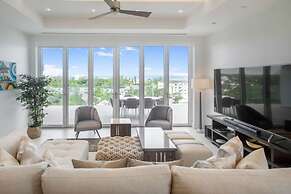 Oceanfront Penthouse and Patio at ONE Cable Beach