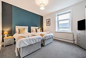 Modern Affordable Home - Contractors Leisure