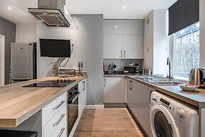 Modern Affordable Home - Contractors Leisure