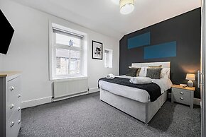 Modern Affordable Home - Contractors Leisure