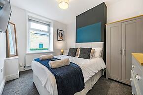 Modern Affordable Home - Contractors Leisure