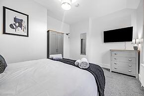 Modern Affordable Home - Contractors Leisure