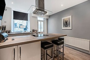 Modern Affordable Home - Contractors Leisure