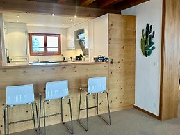 Modern 3 Br Duplex With Huge Panoramic Alps Views