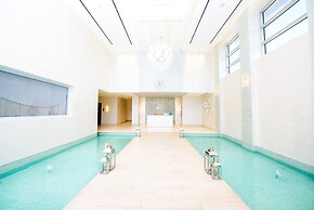 4 Bedroom Cable Beach Condo With Balcony