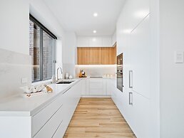 Peach Apartment at Palm View Collective
