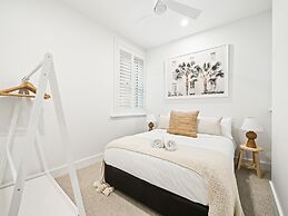 Peach Apartment at Palm View Collective