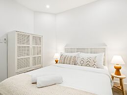 Peach Apartment at Palm View Collective