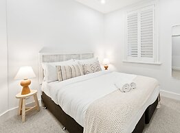 Peach Apartment at Palm View Collective